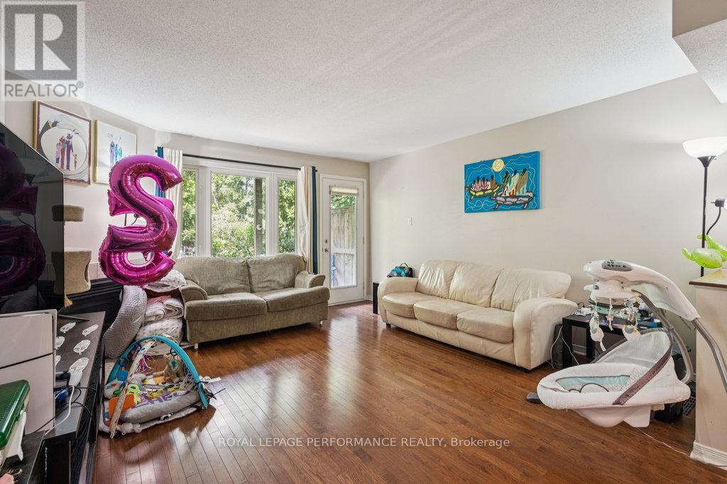 5 - 67 Steele Park Private