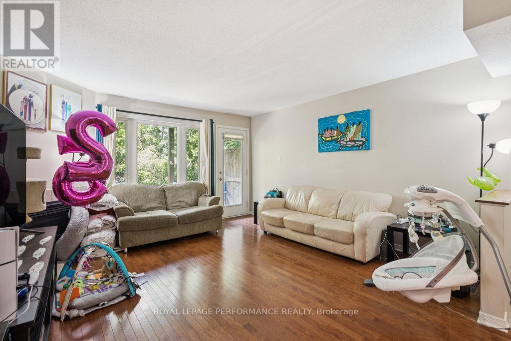 5 - 67 Steele Park Private