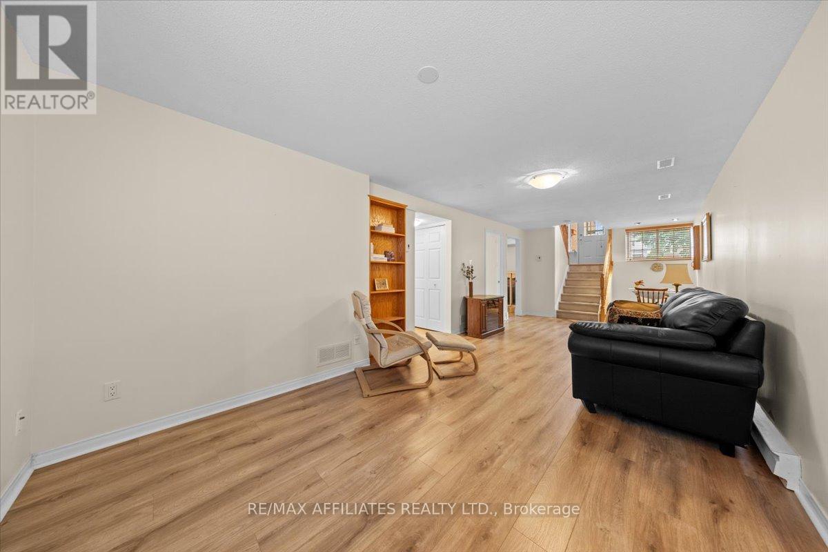 1694 Toulouse Crescent