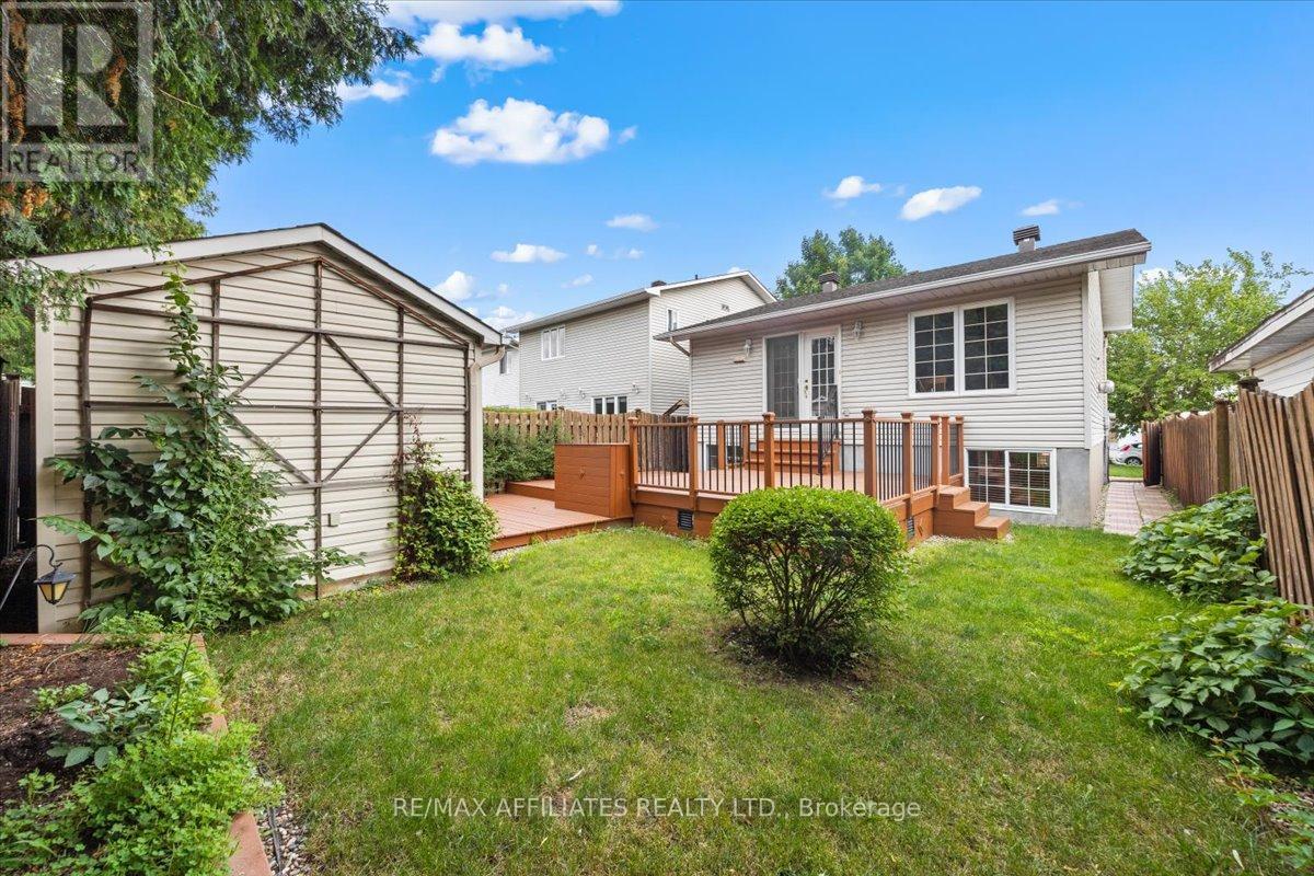 1694 Toulouse Crescent