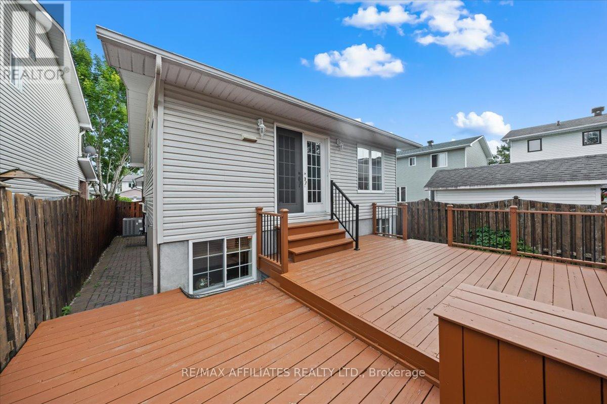 1694 Toulouse Crescent