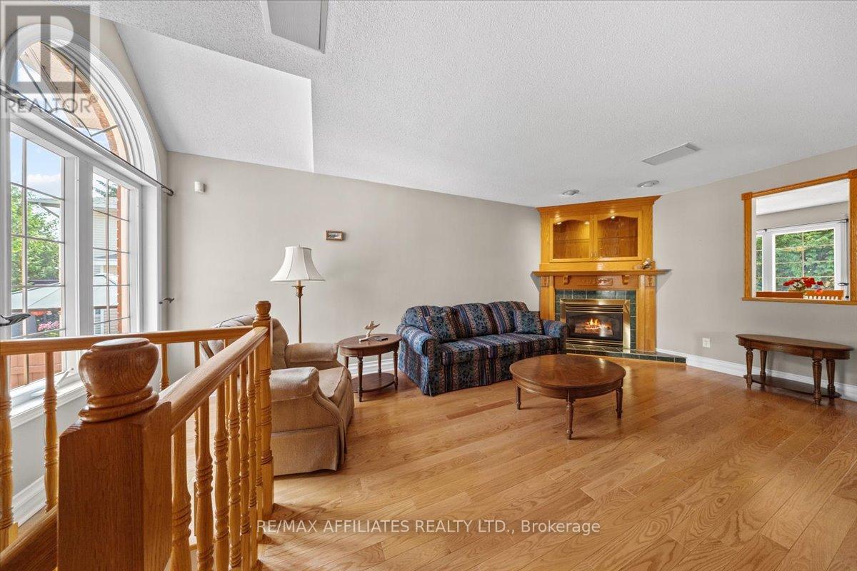 1694 Toulouse Crescent