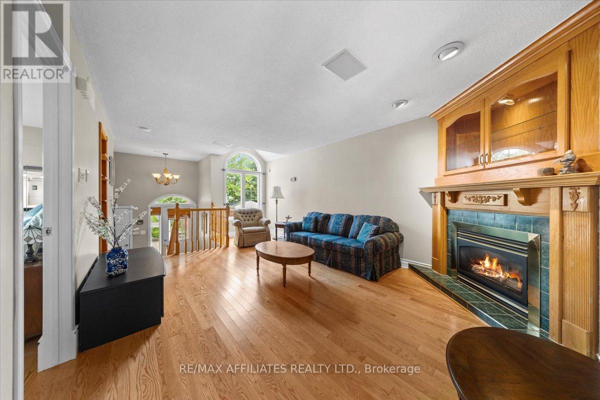 1694 Toulouse Crescent