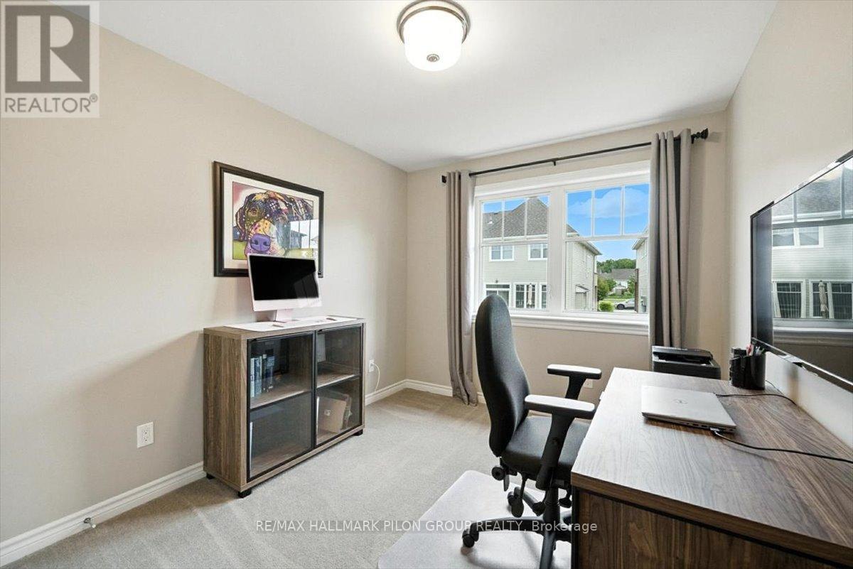 943 Geographe Terrace