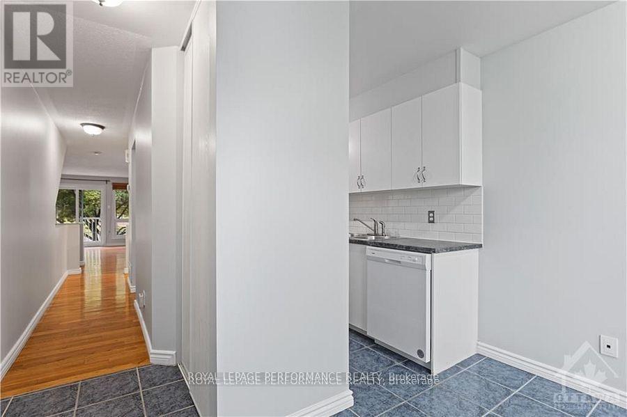 10 - 1132 Gablefield Private