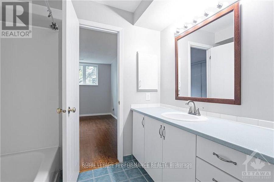10 - 1132 Gablefield Private