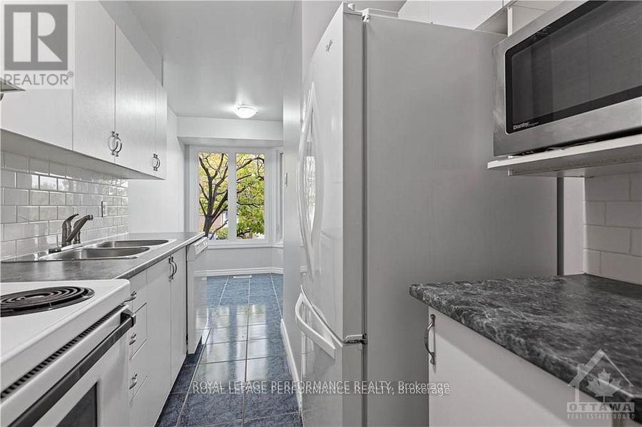 10 - 1132 Gablefield Private
