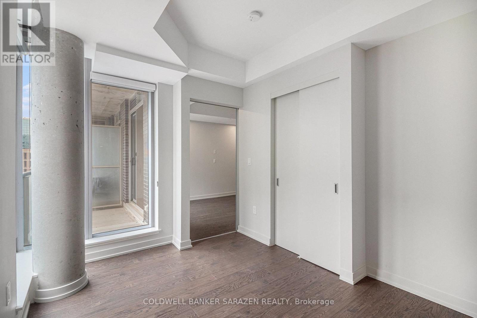 808 - 101 Queen Street