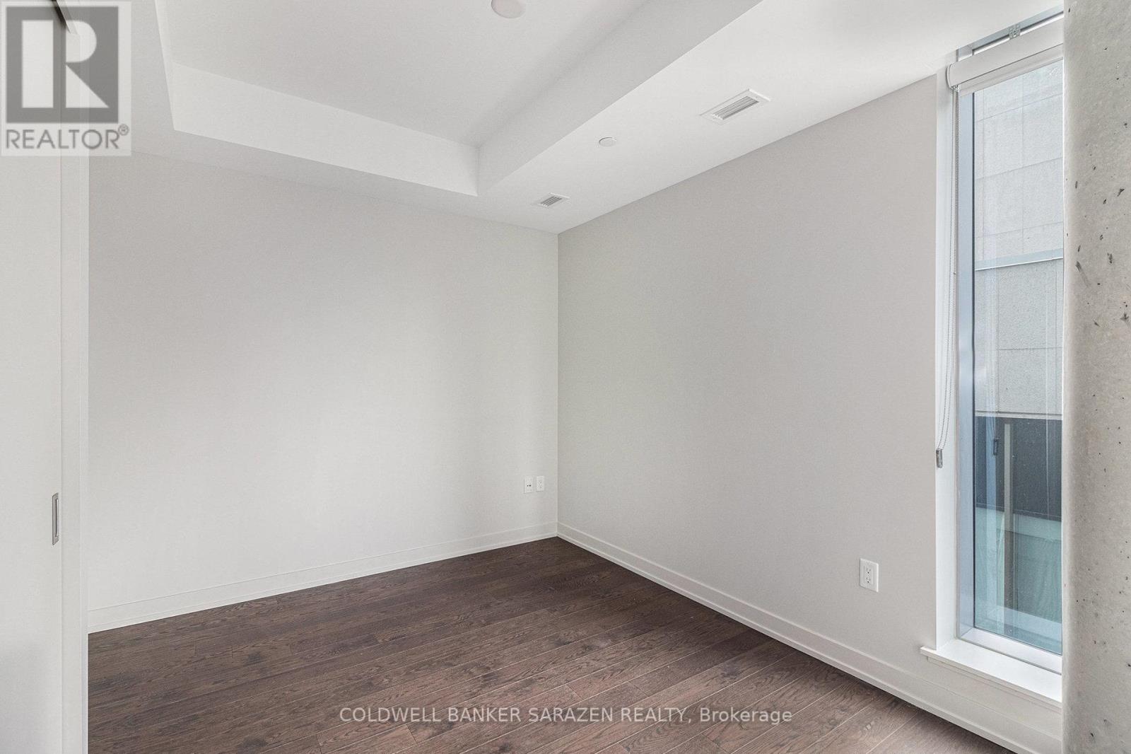 808 - 101 Queen Street