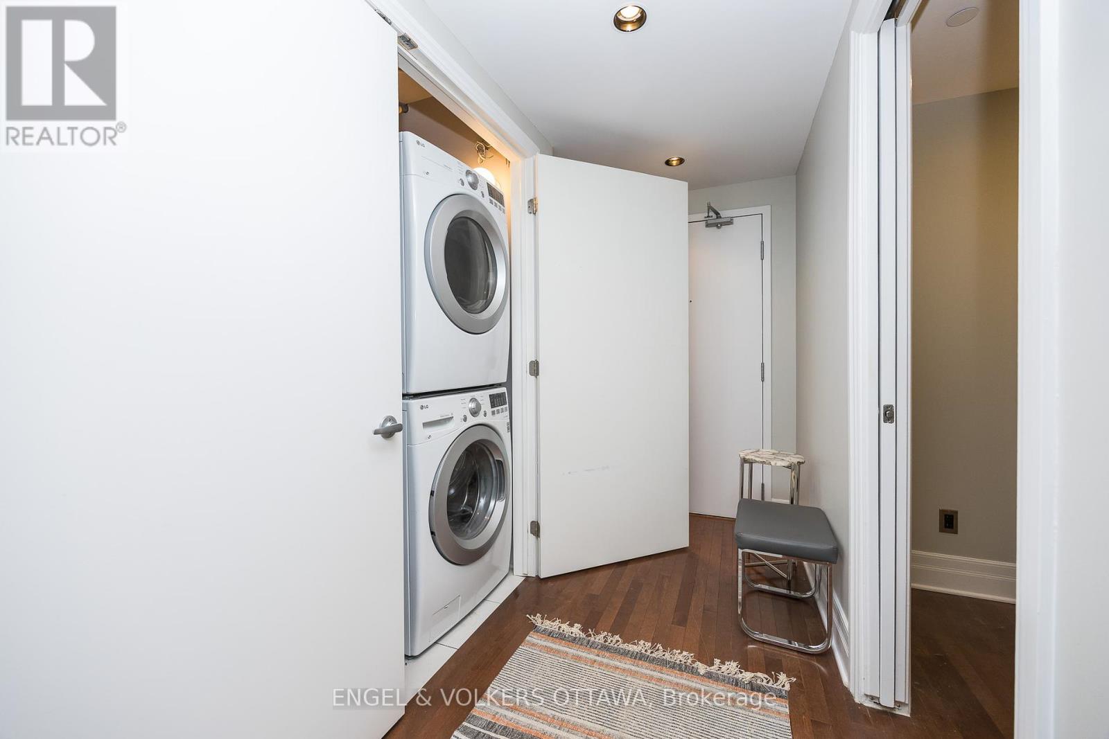 319 - 808 Bronson Avenue