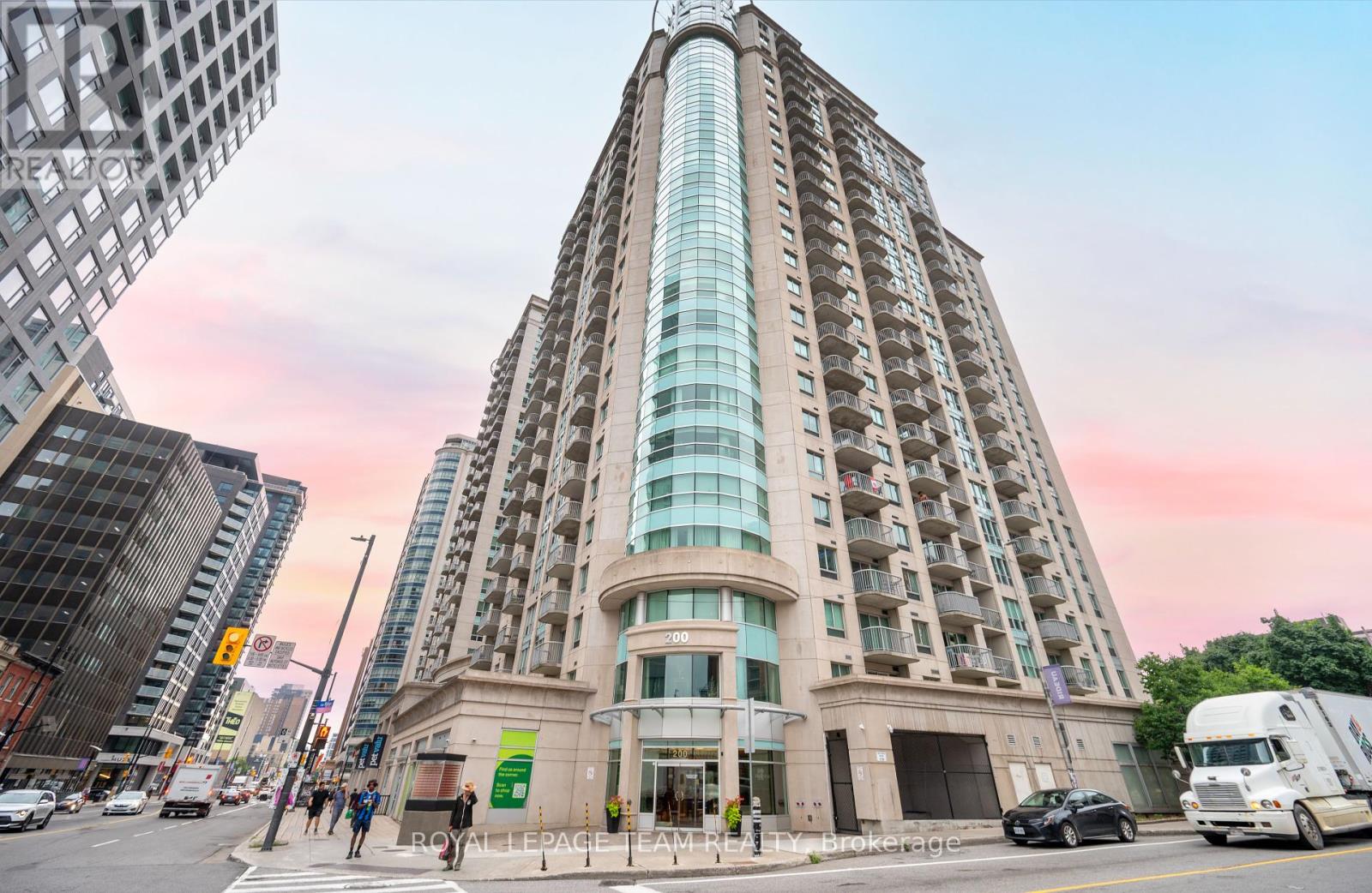 1704 - 200 Rideau Street