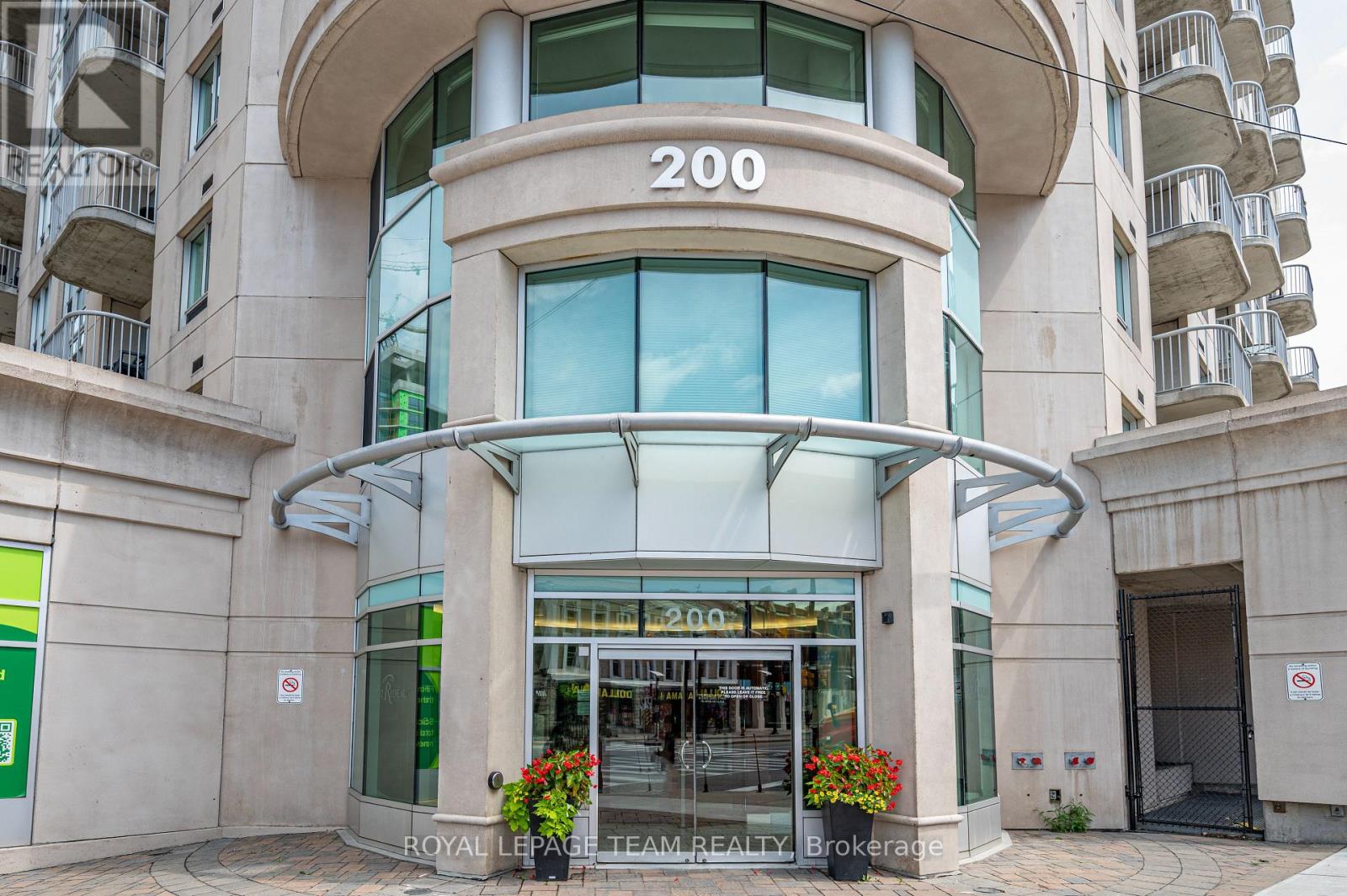 1704 - 200 Rideau Street