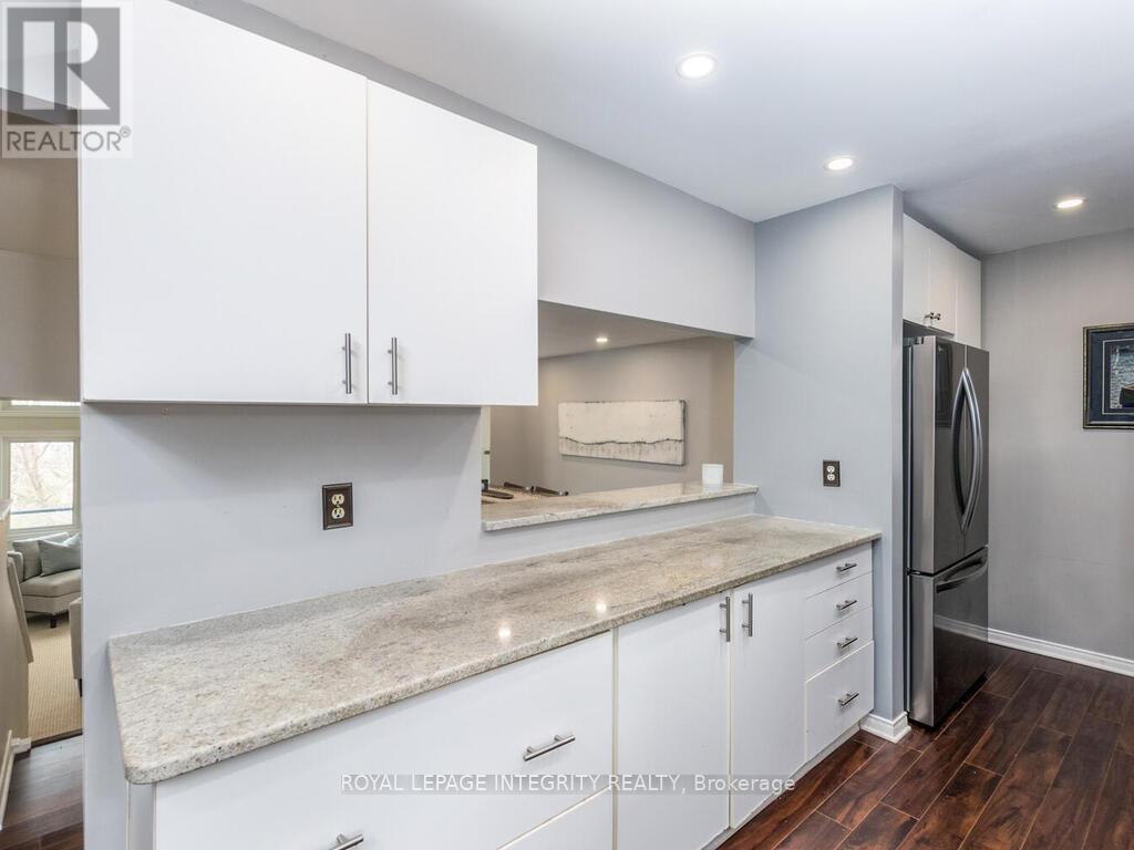 27 - 655 Richmond Road