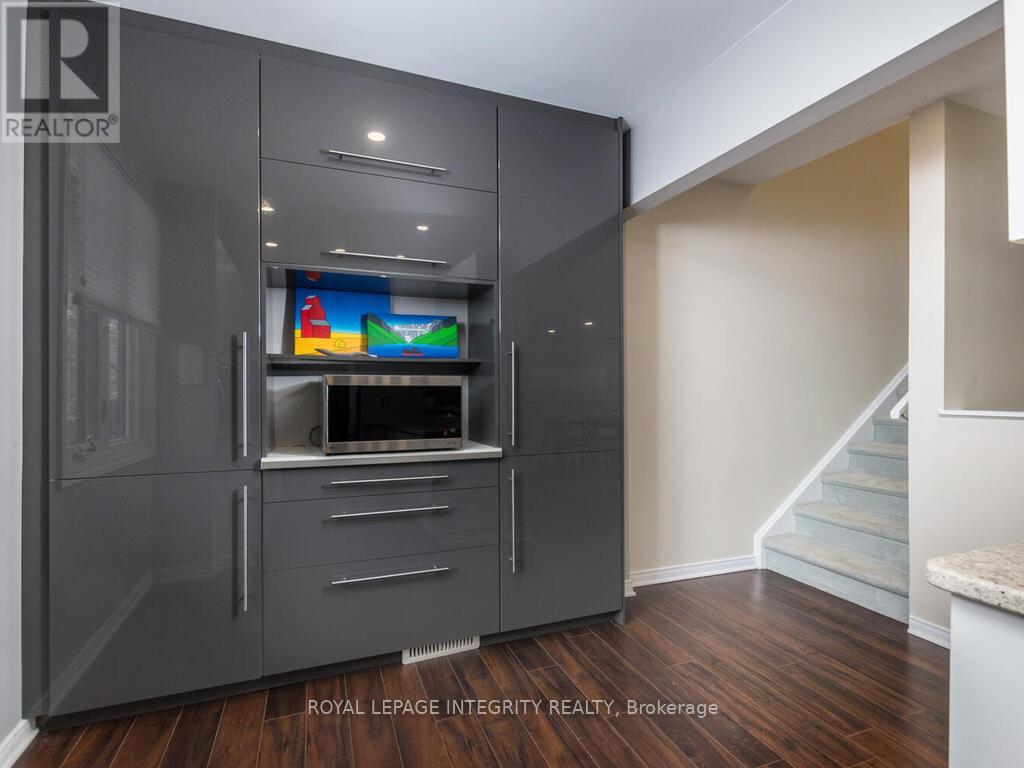 27 - 655 Richmond Road