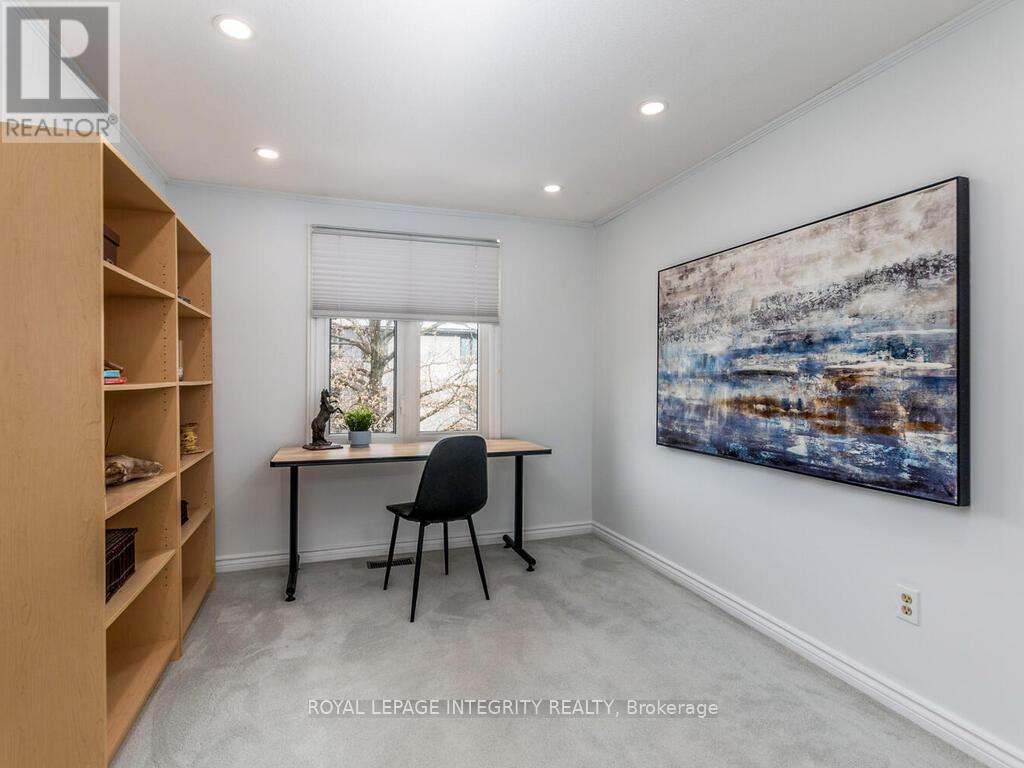 27 - 655 Richmond Road