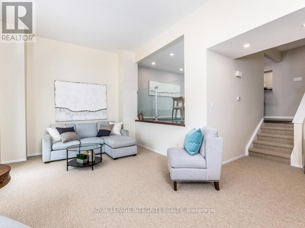 27 - 655 Richmond Road
