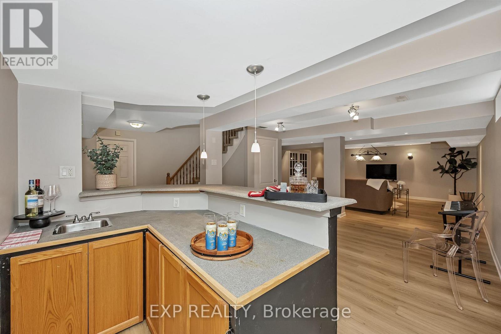 3722 Mountain Meadows Crescent N