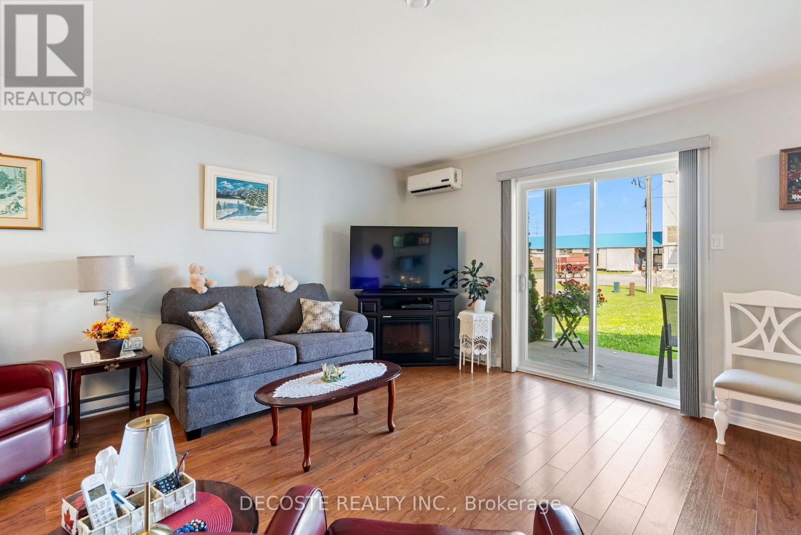 4 - 508 Massie Crescent