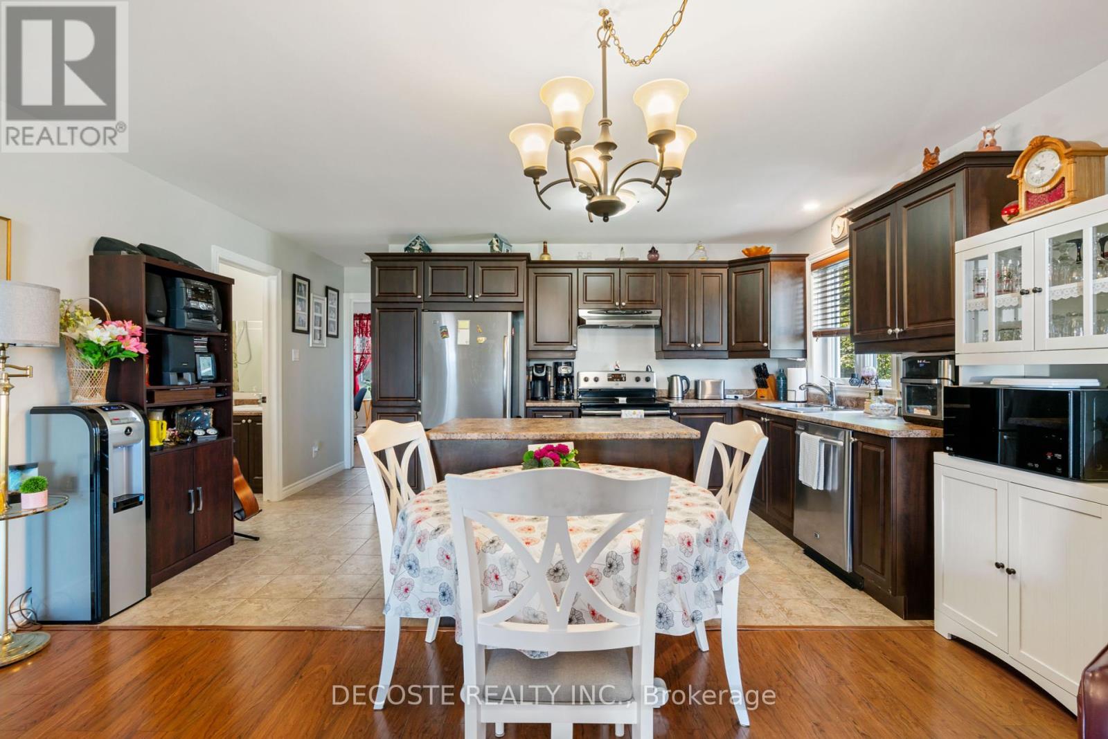 4 - 508 Massie Crescent