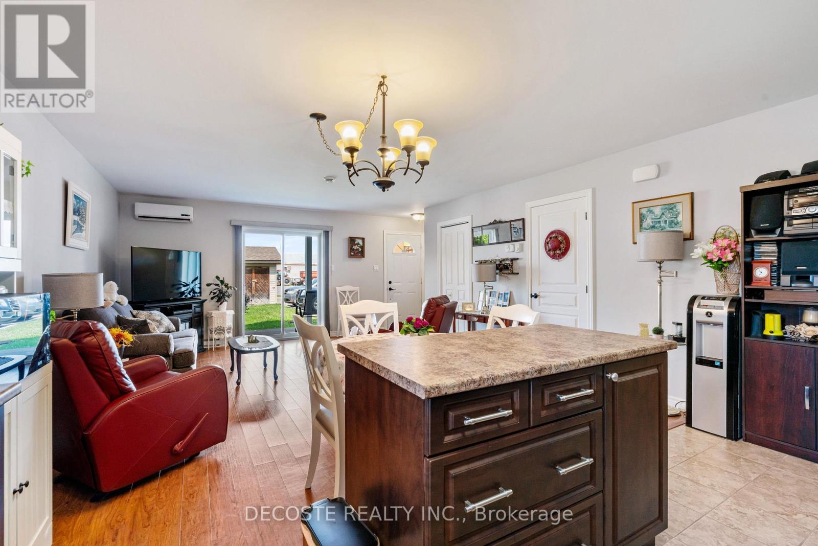 4 - 508 Massie Crescent