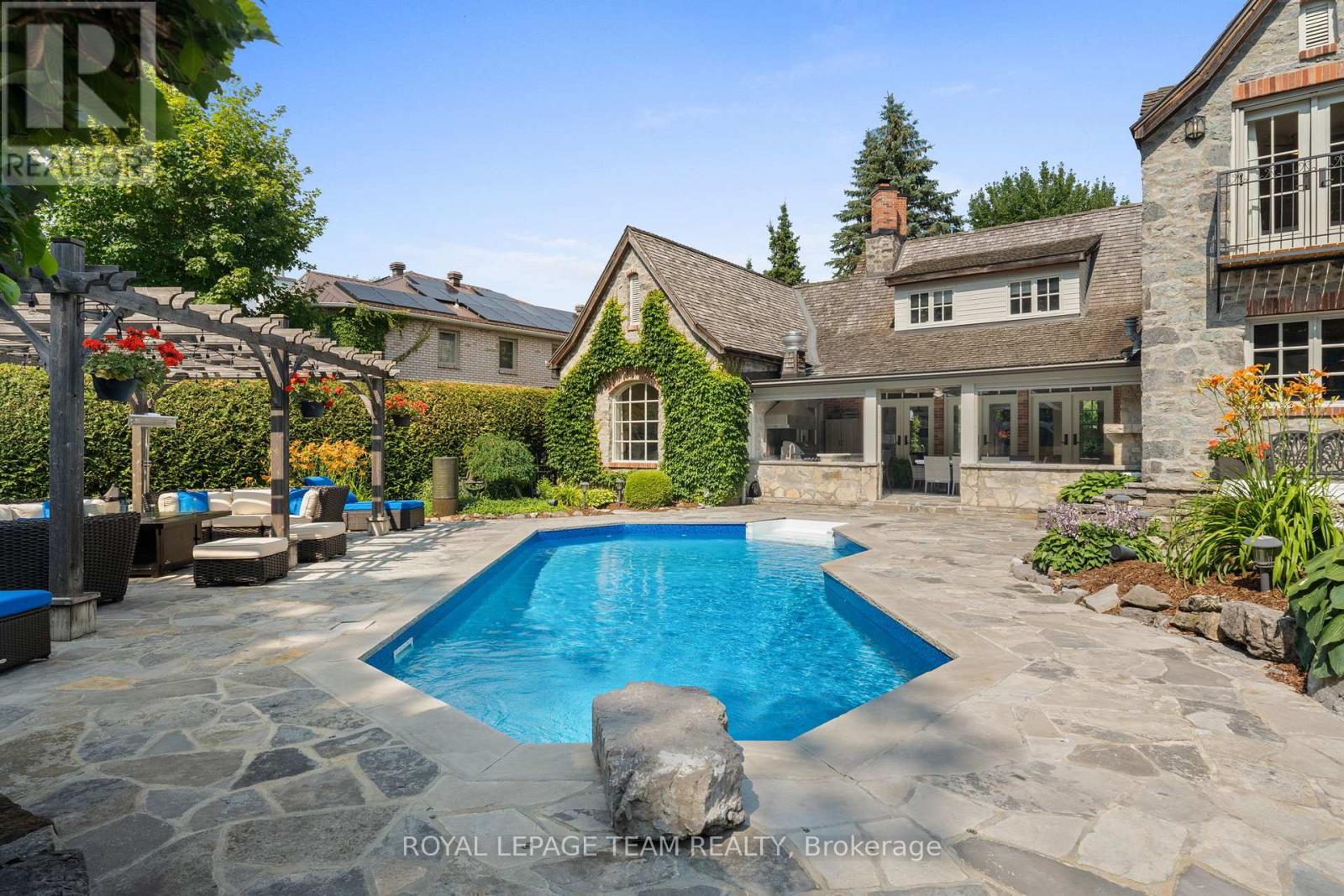 5572 Carrison Drive