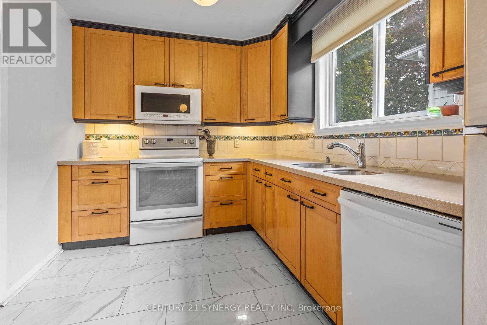 14 Silver Aspen Crescent