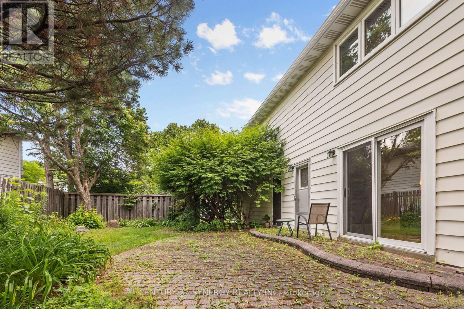 14 Silver Aspen Crescent