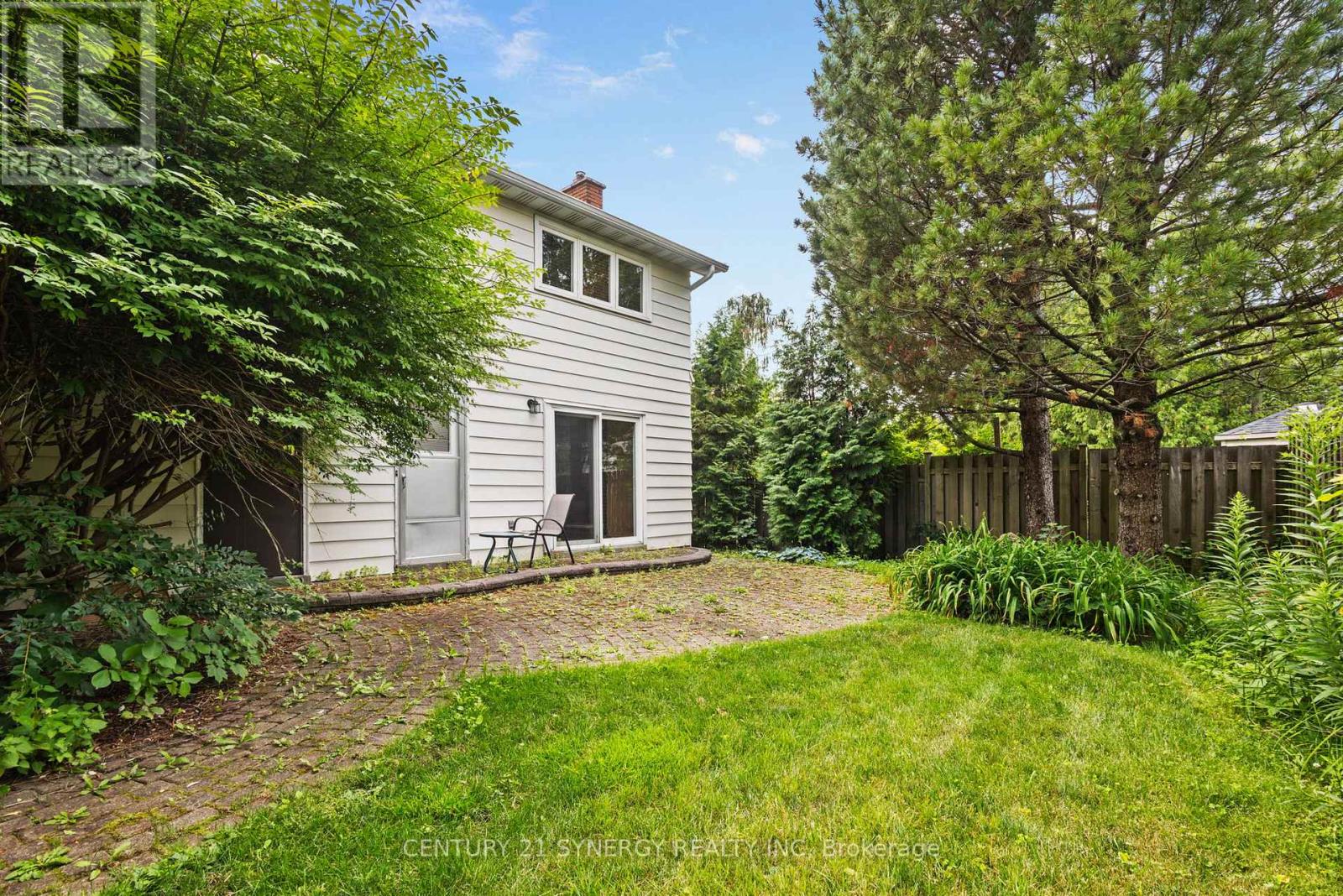 14 Silver Aspen Crescent