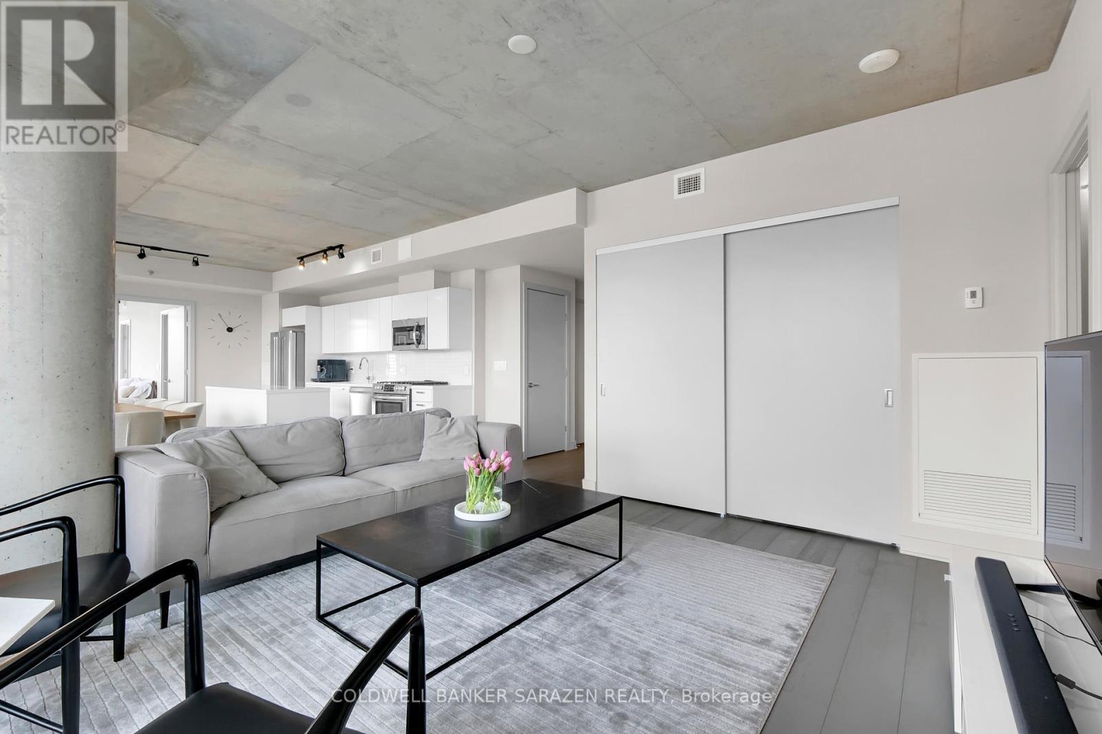 1407 - 203 Catherine Street