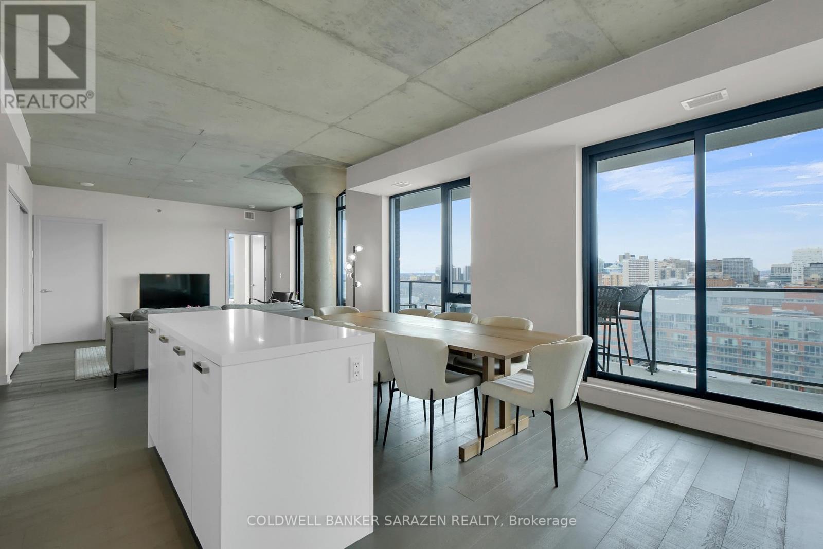 1407 - 203 Catherine Street