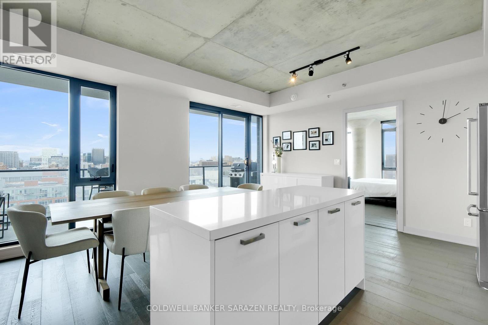 1407 - 203 Catherine Street