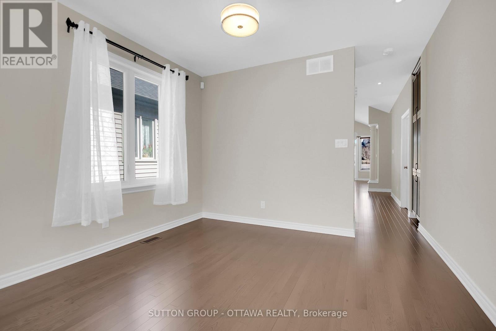 809 Carnelian Crescent