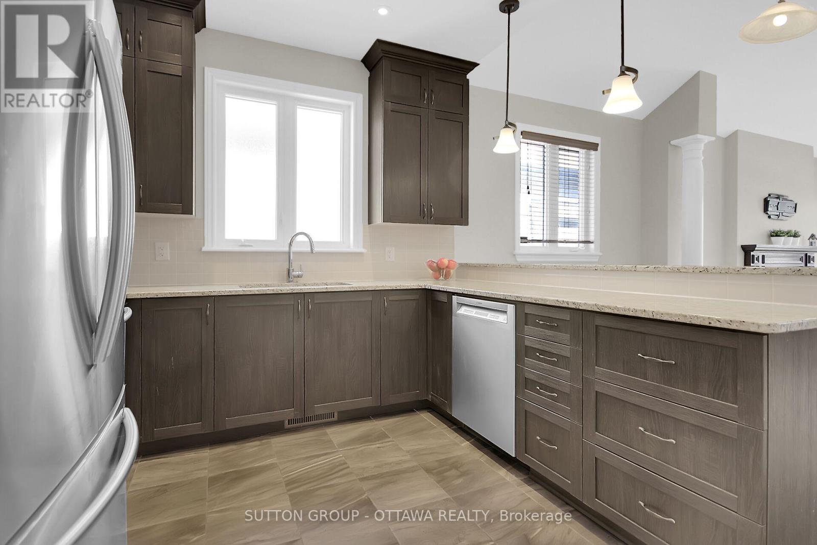 809 Carnelian Crescent