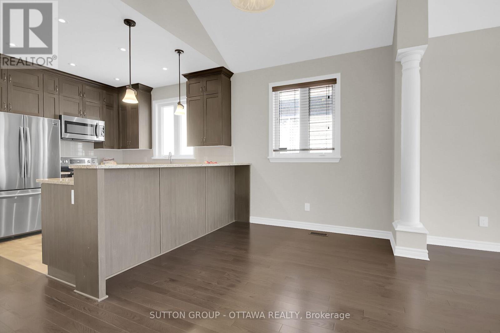 809 Carnelian Crescent