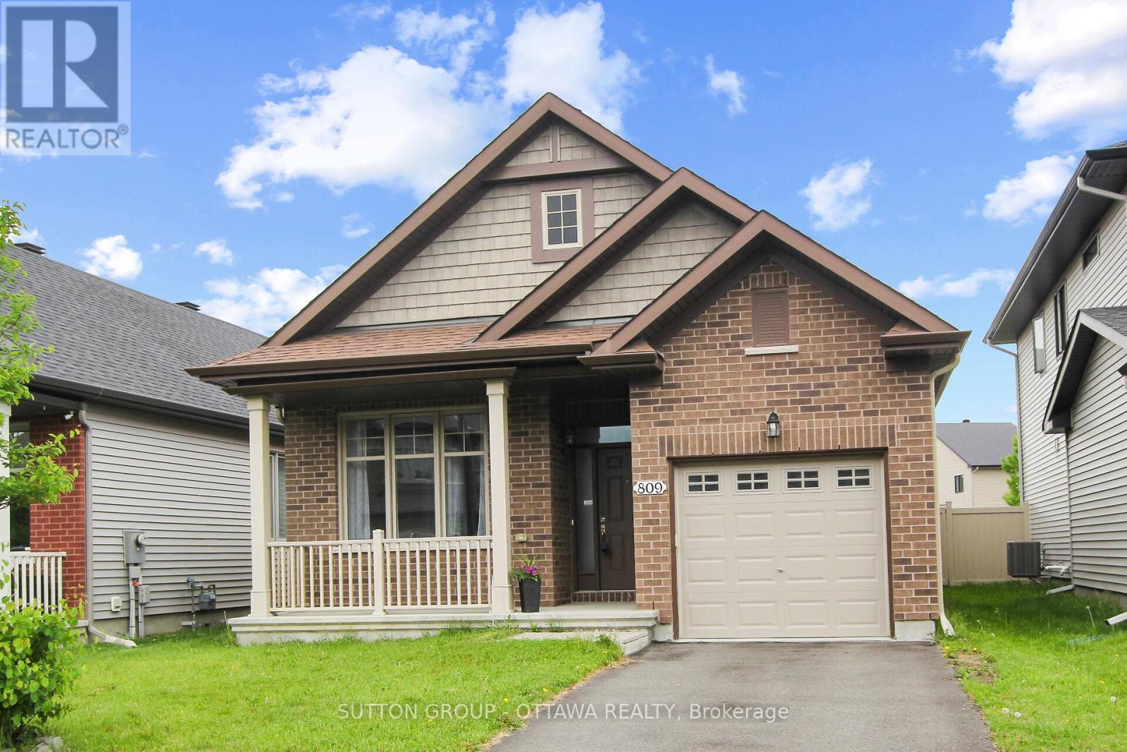 809 Carnelian Crescent