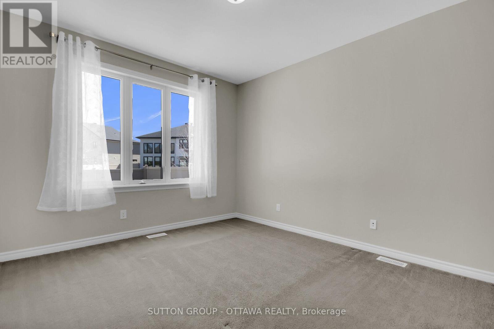 809 Carnelian Crescent