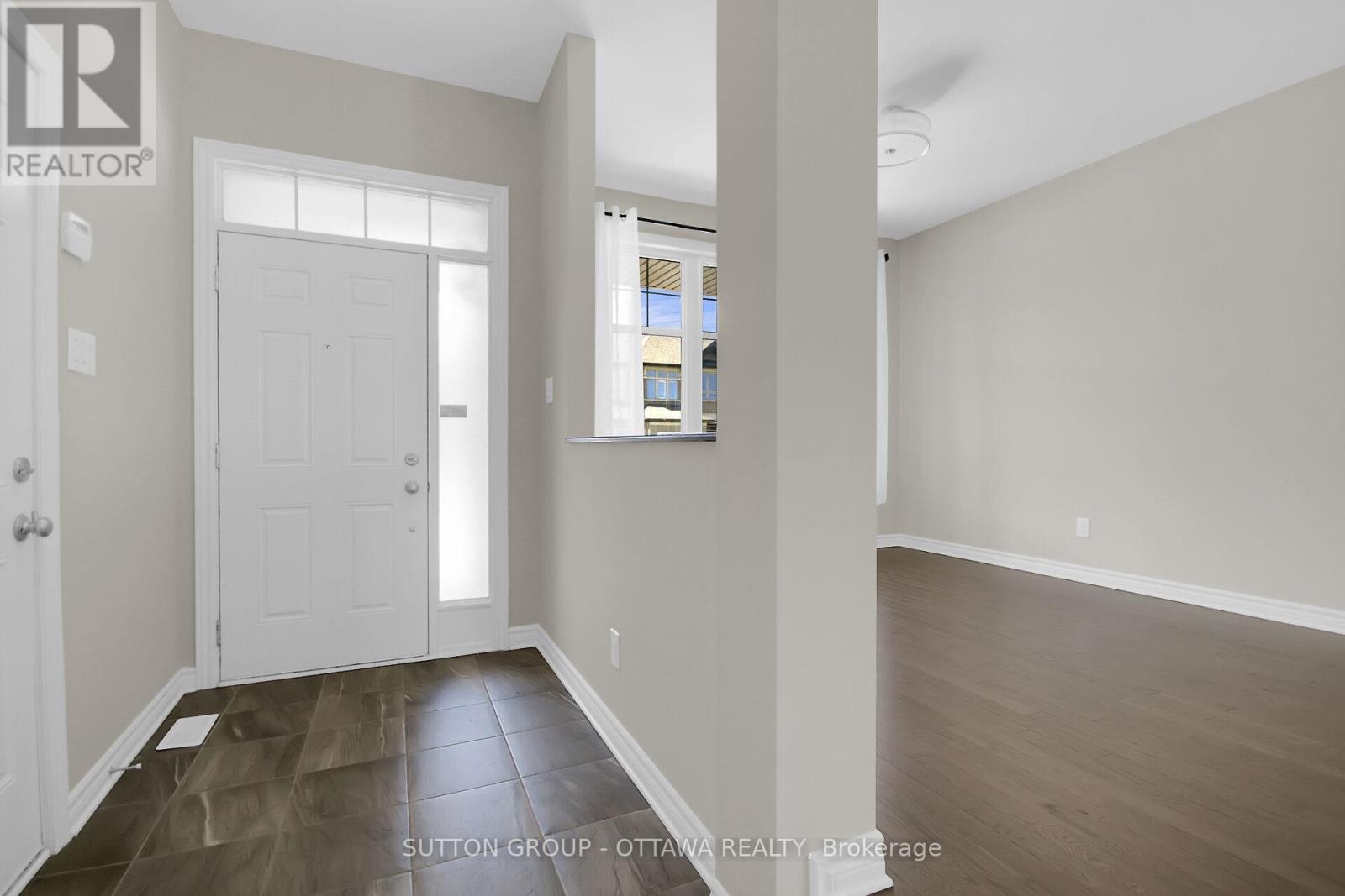 809 Carnelian Crescent