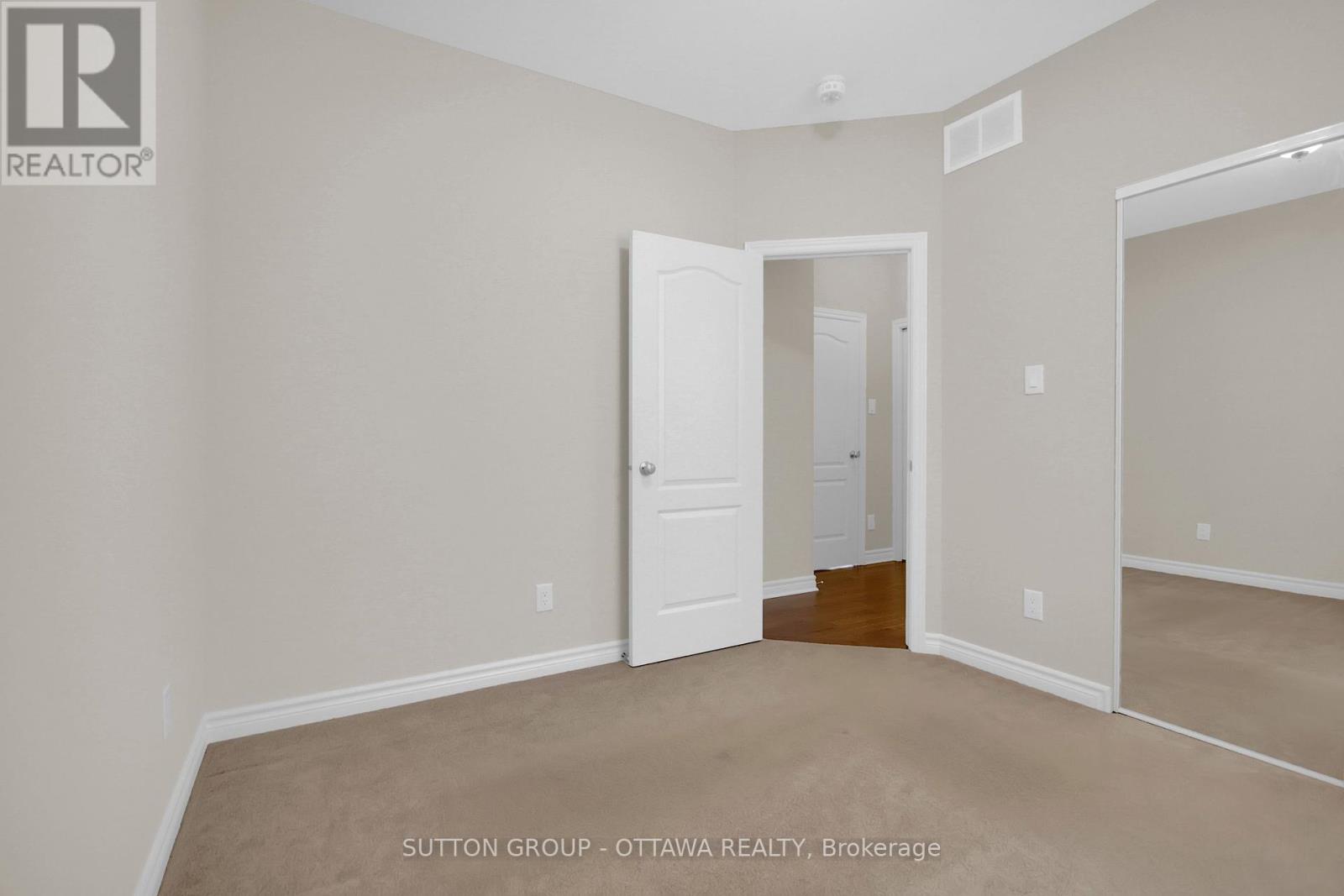 809 Carnelian Crescent