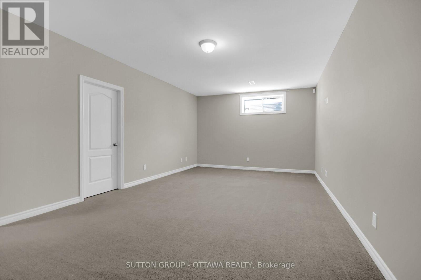 809 Carnelian Crescent