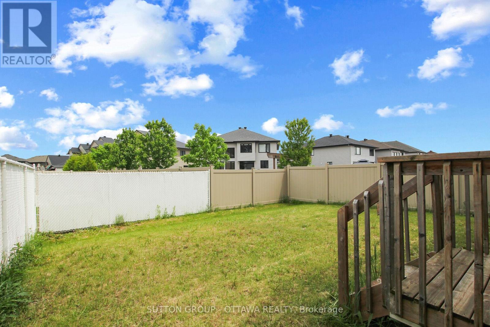 809 Carnelian Crescent