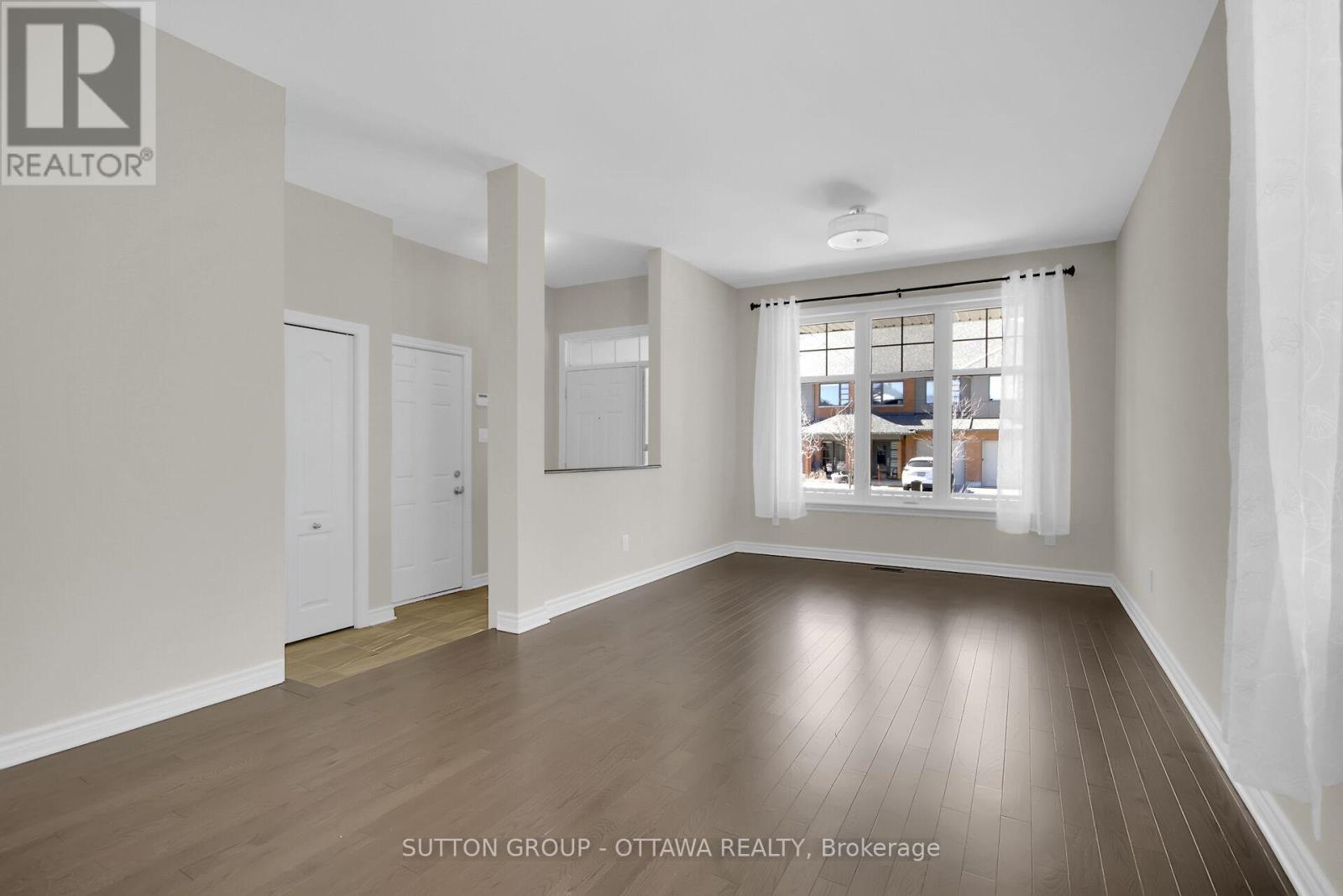 809 Carnelian Crescent