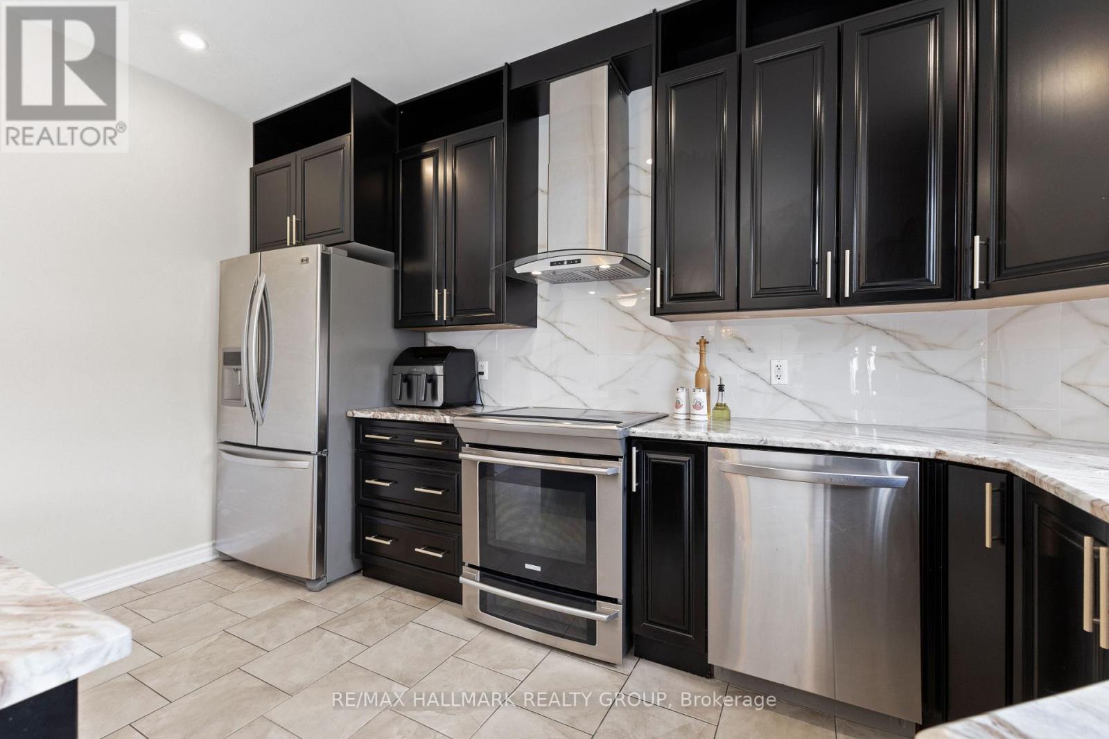 112 Gracewood Crescent
