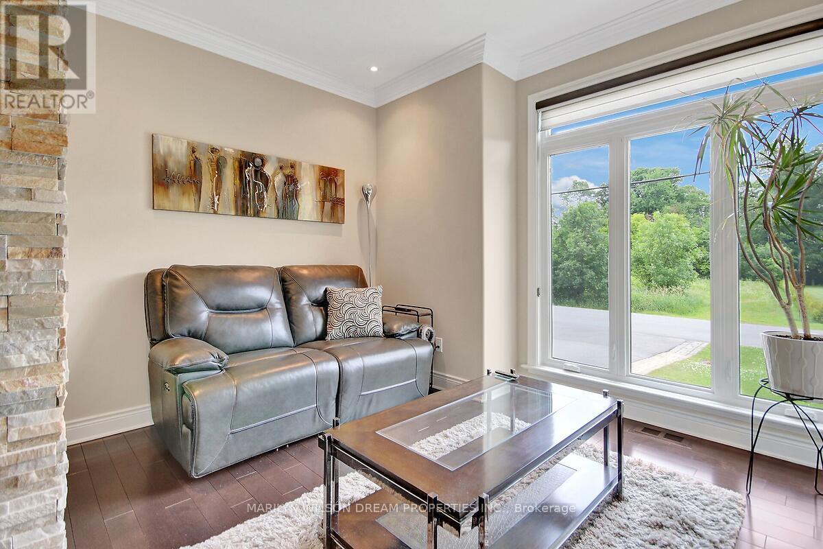 1419 Balmoral Drive