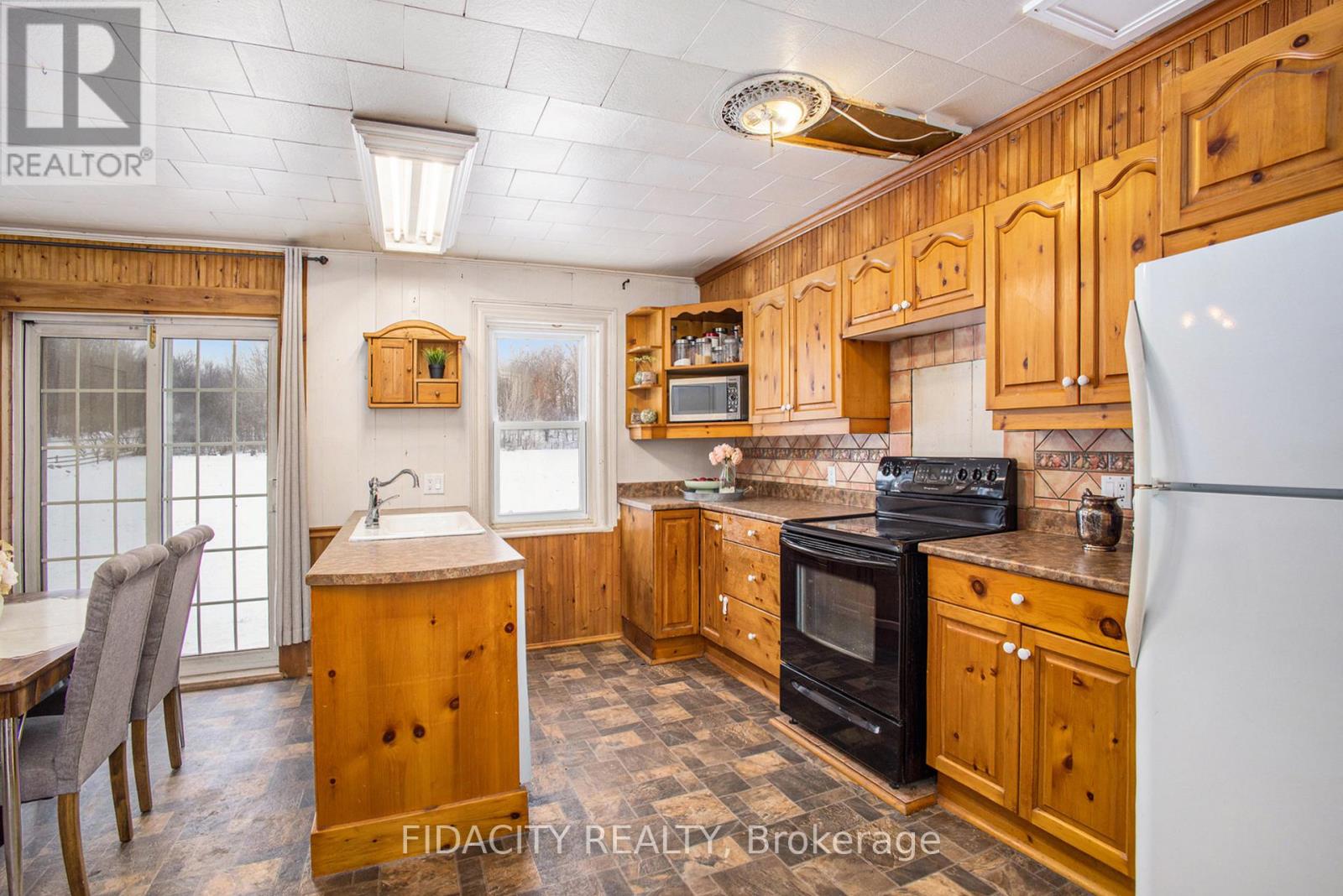 5046 Carp Road
