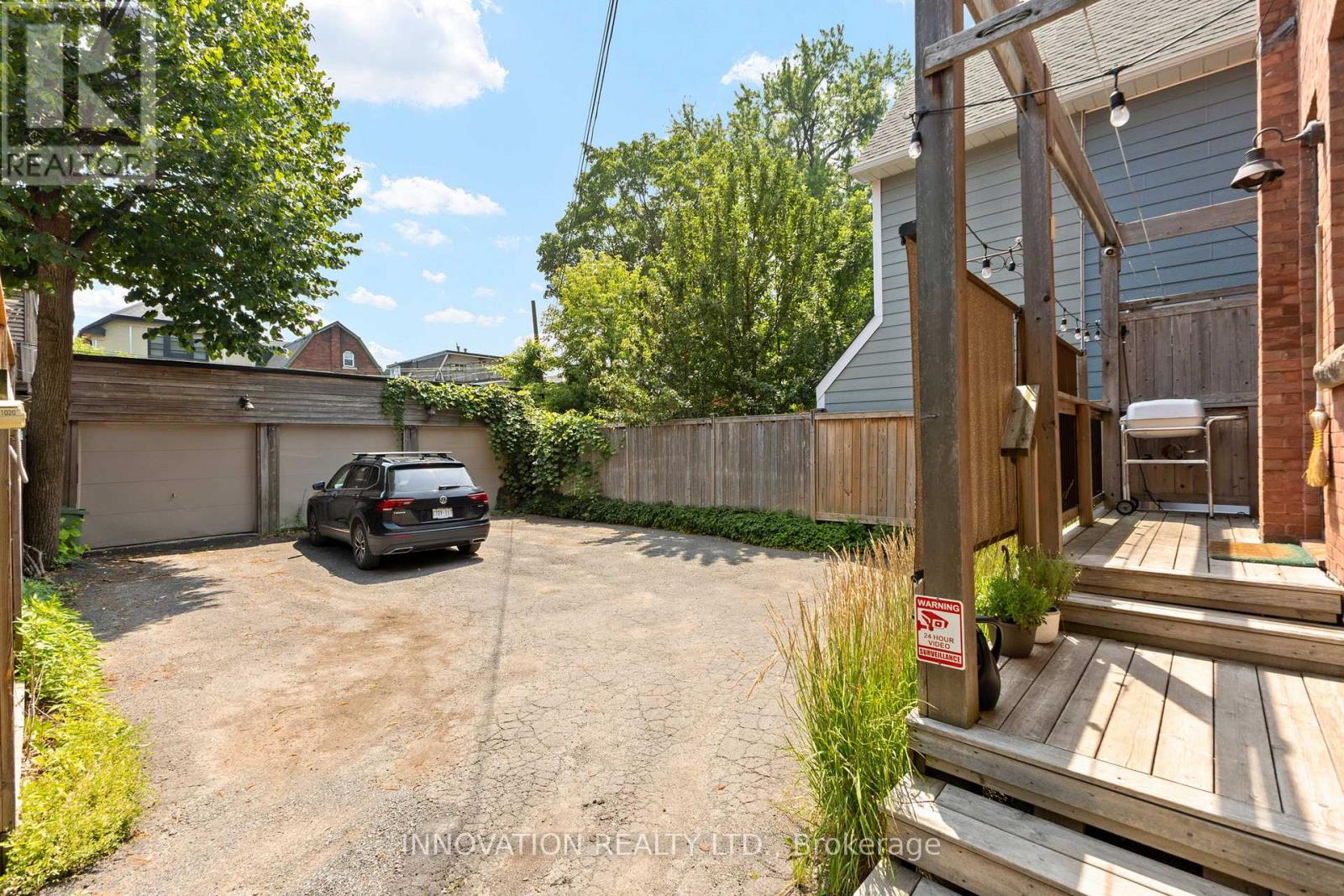 576 Maclaren Street