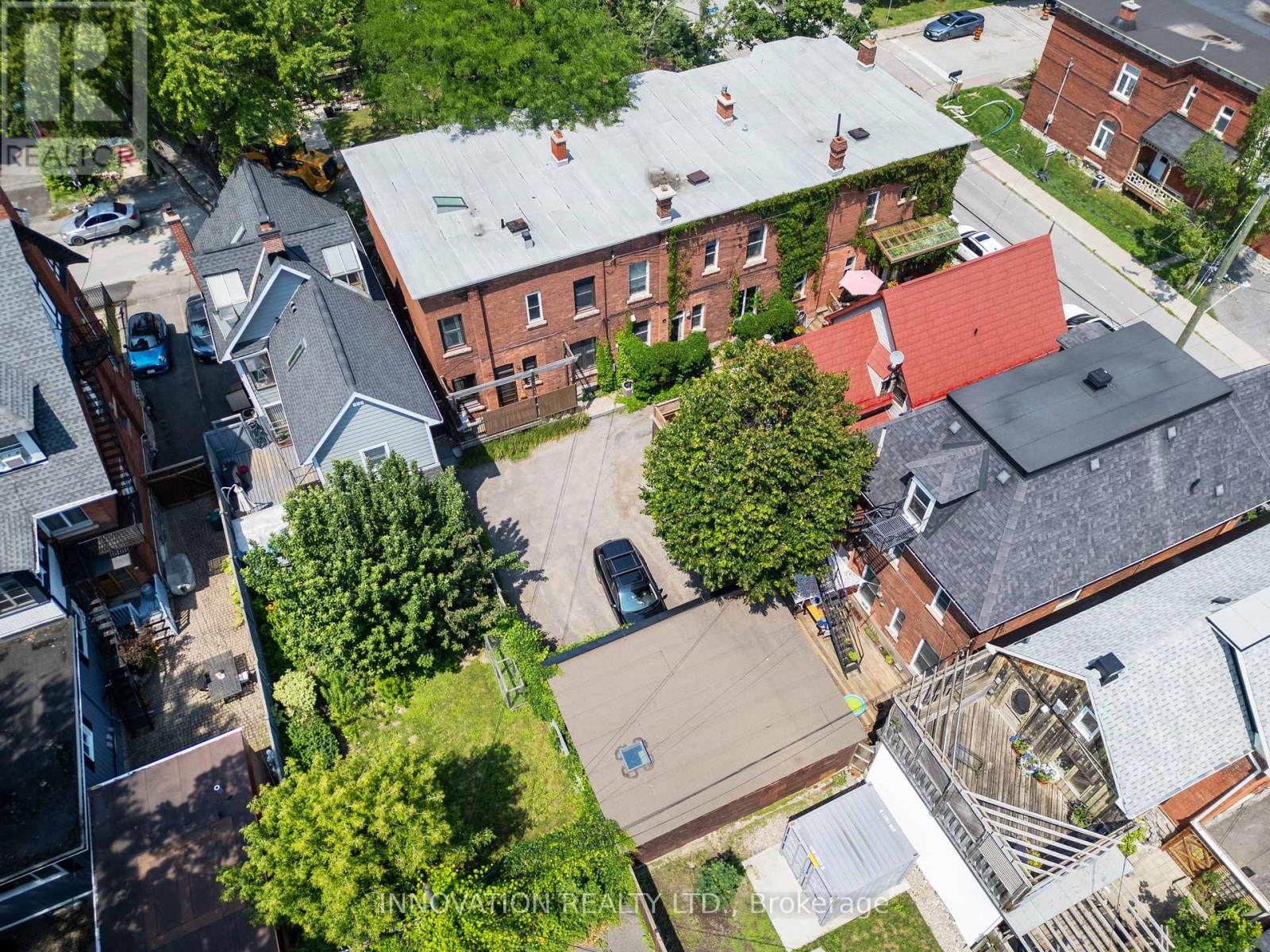 576 Maclaren Street