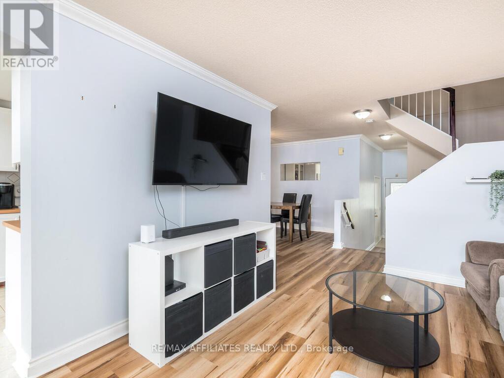 6 Eagleview Street
