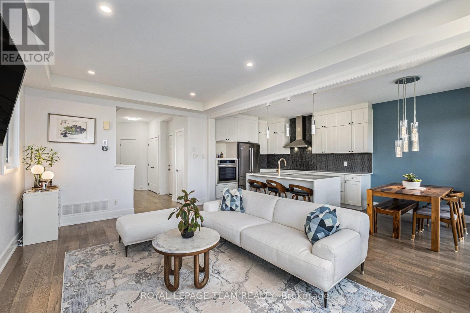 622 Malahat Way