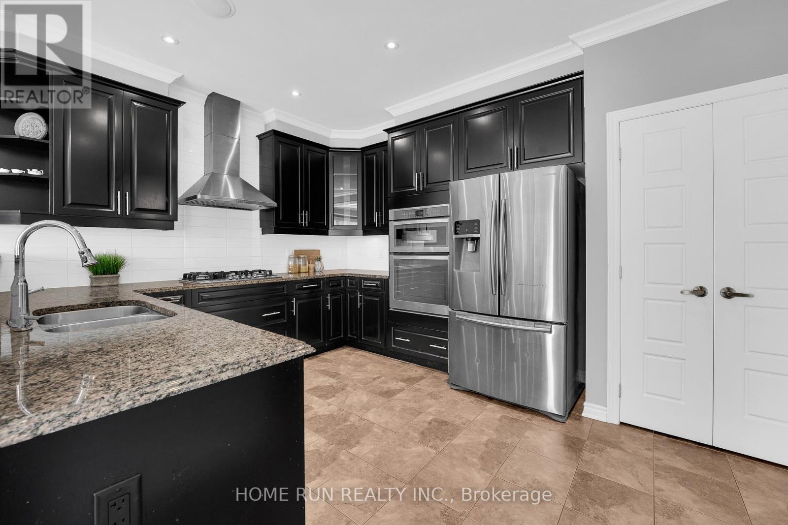 335 Gallantry Way