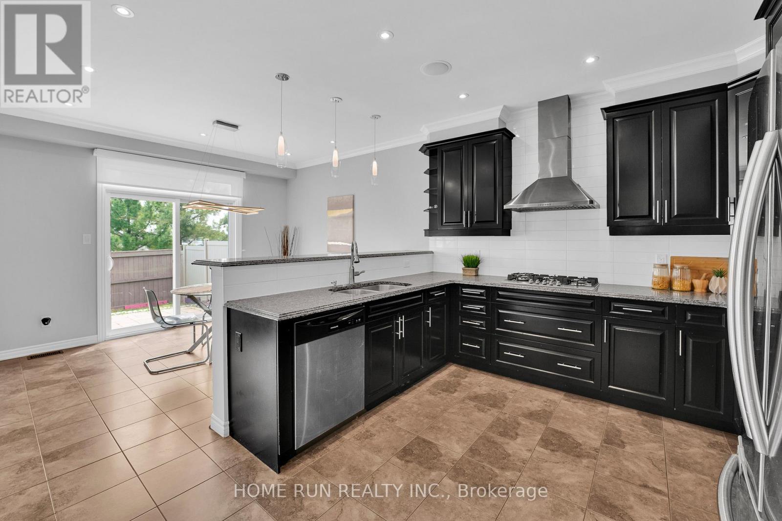 335 Gallantry Way